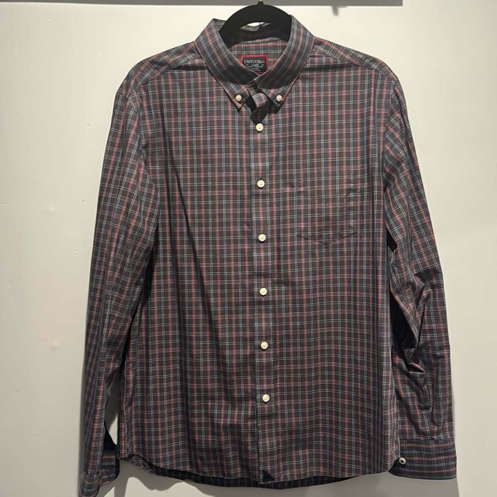 UNTUCKit large. New condition.